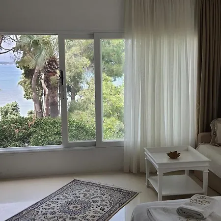 Yasos By The Sea מלון דירות 4*