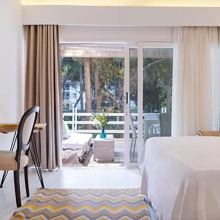 Aparthotel Yasos By The Sea