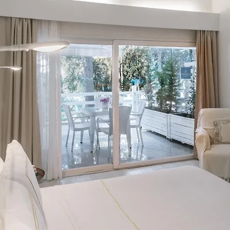 Yasos Aparthotel 4*