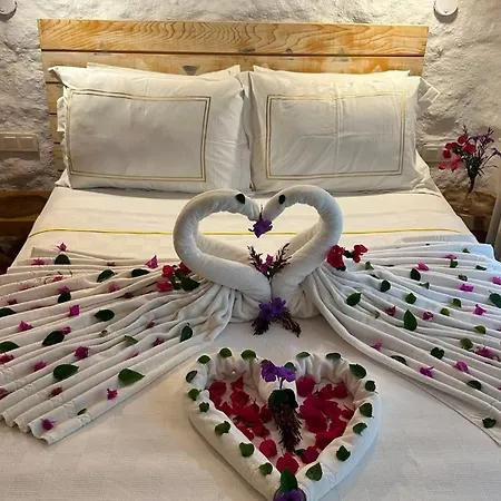 Aparthotel Yasos By The Sea 3*